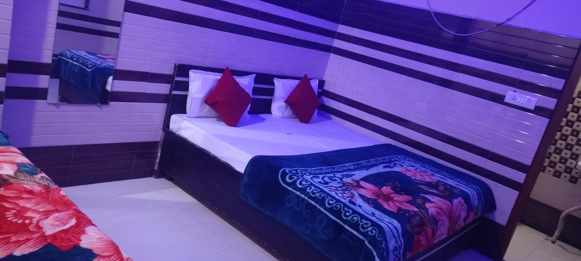 New Gayatri Palace Near Prem Mandir Vrindāvan Eksteriør bilde